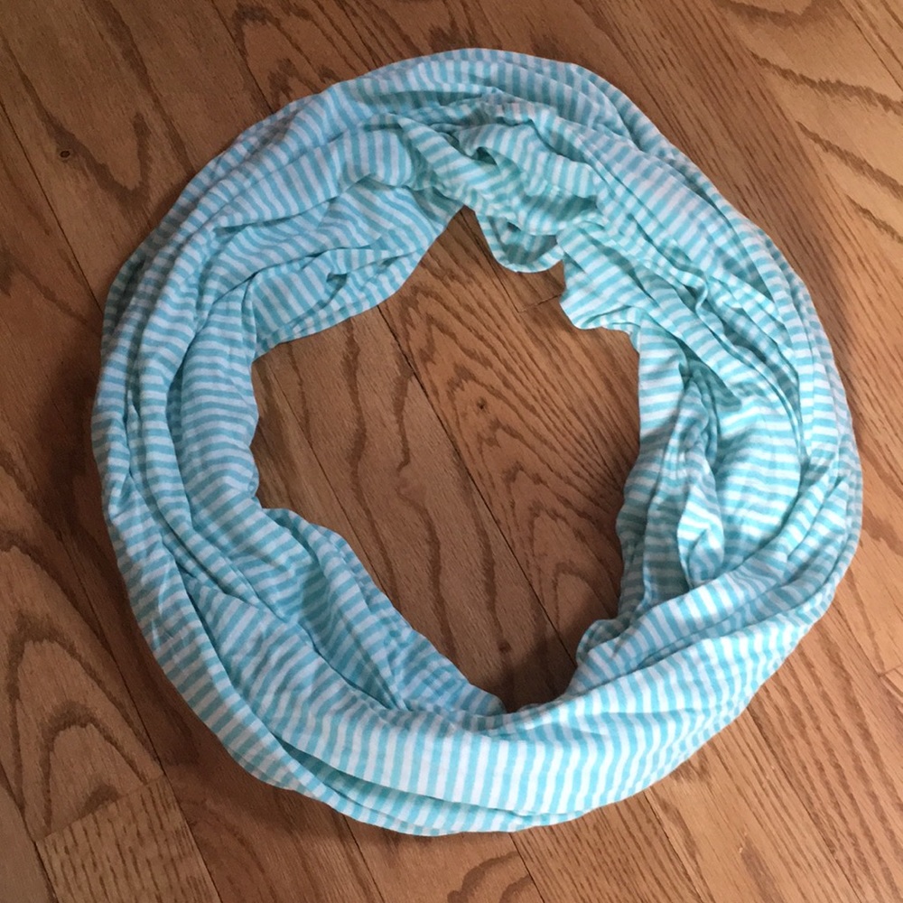 Gap infinity scarf